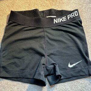 BLACK NIKE PRO SMALL SHORTS